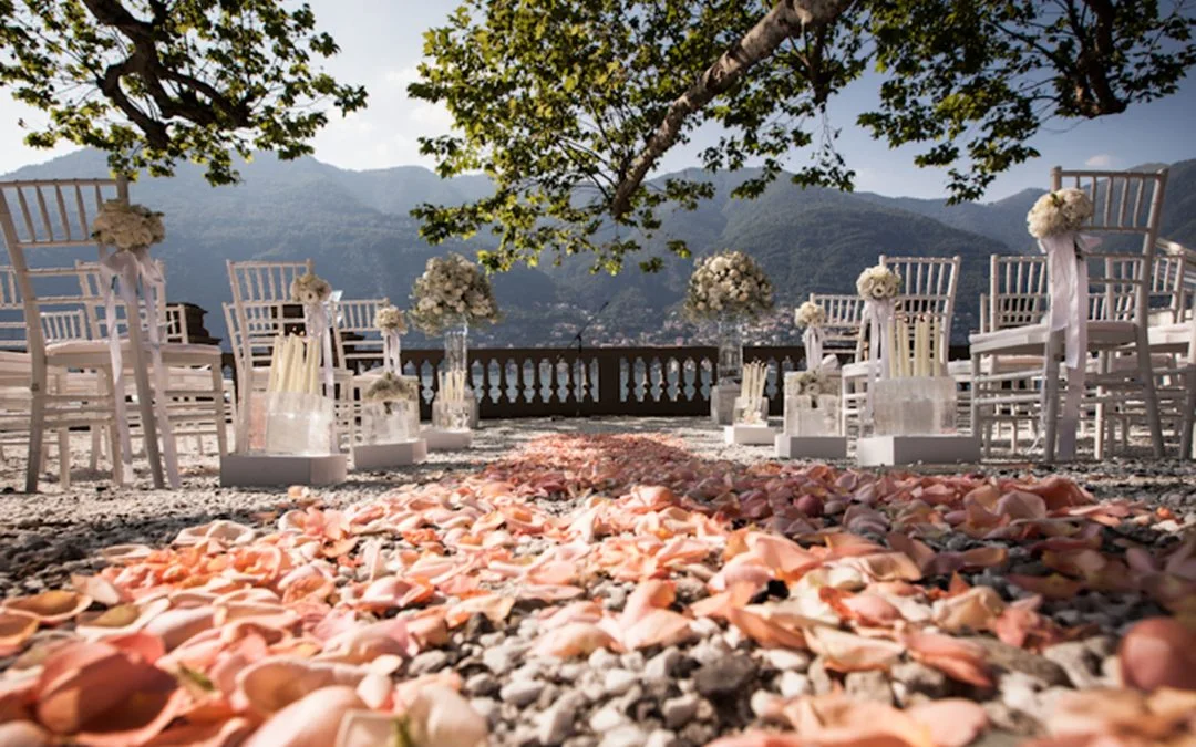 A stunning Russian lakeside wedding