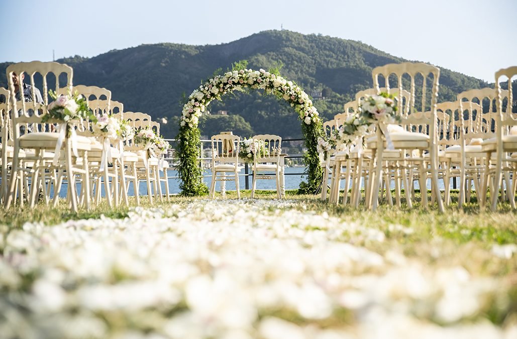 Amazing wedding with lake view