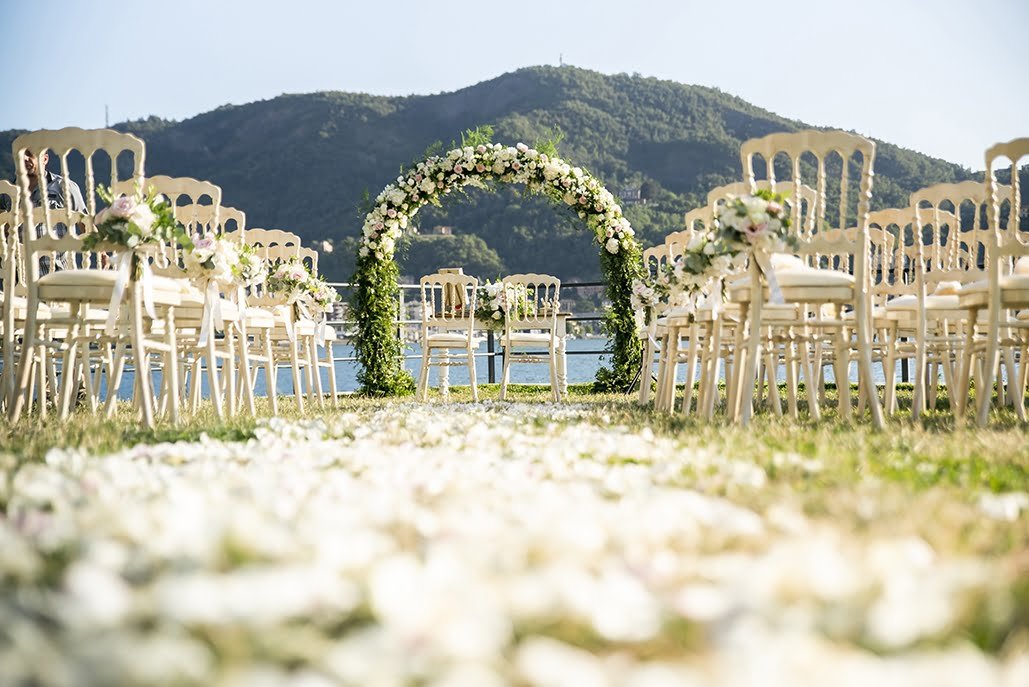 Amazing wedding with lake view